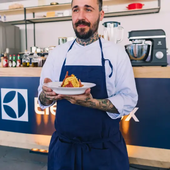 Carbonara com presunto tipo Parma e gema curada