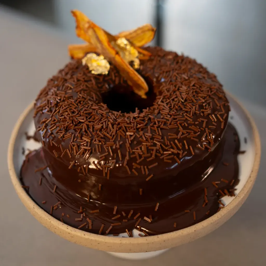 Bolo de banana caramelizada