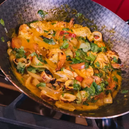 Moqueca bahiense de frutos do mar