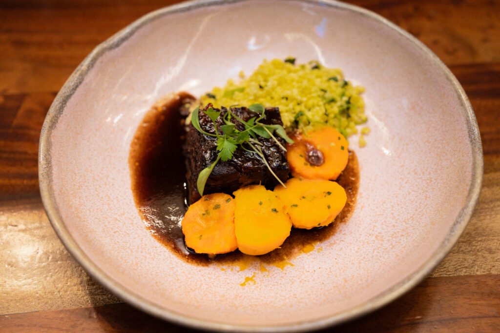 TERRINE DE RABADA COM PUPUNHA E CUSCUZ DE FARINHA D’ÁGUA DE BRAGANÇA