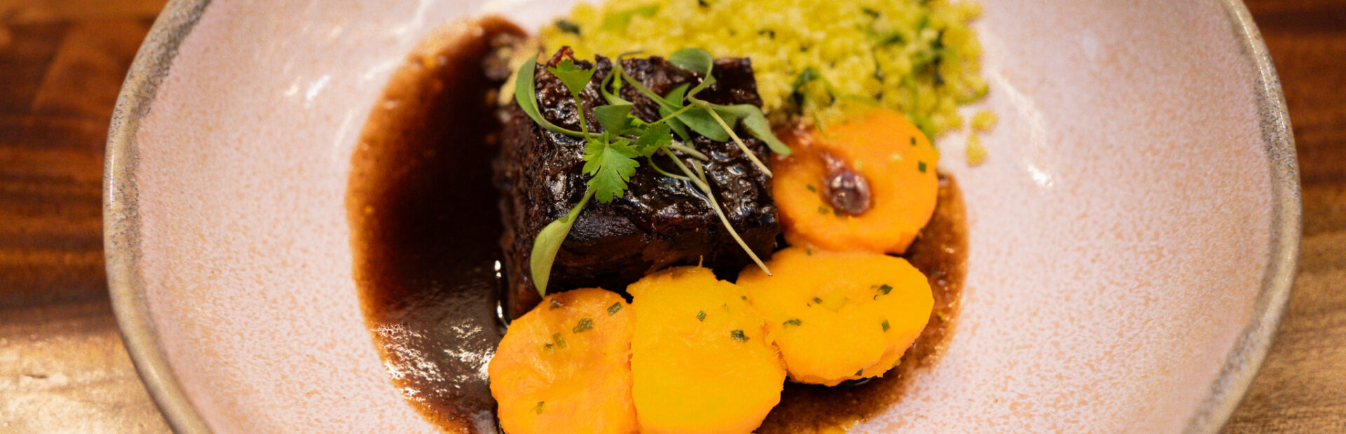 TERRINE DE RABADA COM PUPUNHA E CUSCUZ DE FARINHA D’ÁGUA DE BRAGANÇA