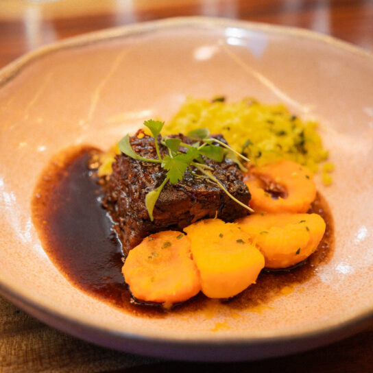 TERRINE DE RABADA COM PUPUNHA E CUSCUZ DE FARINHA D’ÁGUA DE BRAGANÇA