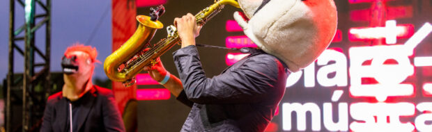 ONDE O SABOR E A MÚSICA SE ENCONTRAM O Palco Claro Música ferve com bandas e DJs! Nomes do MPB, jazz,…