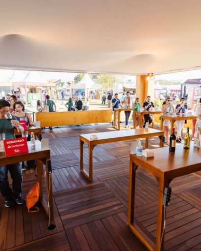 O QUE HARMONIZA COM CELEBRAR A VIDA? Na Adega Taste, você descobre tudo sobre suas bebidas favoritas…