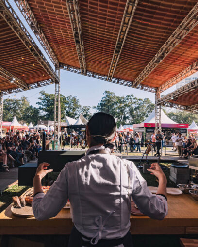 TEMPERATURA NAS ALTURAS No Fire Pit, você tem a oportunidade de assistir a aulas e rodas de conversa…